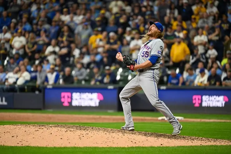 Mets ponen contra la pared a Milwaukee