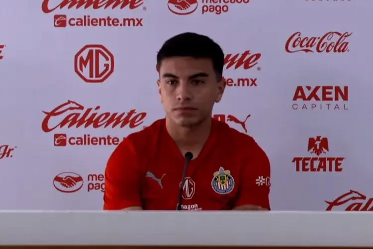 En Chivas agreden con objeto y le explota a la prensa (VIDEO)