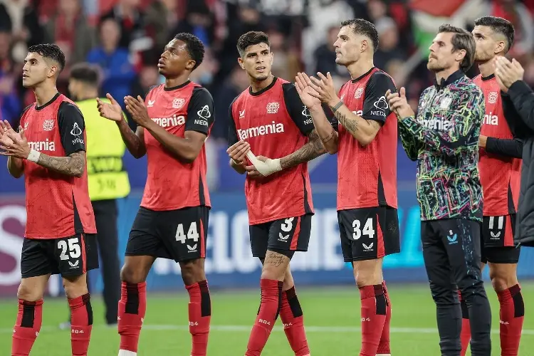 Bayer Leverkusen pierde una ventaja de dos goles ante uno de los sotaneros 