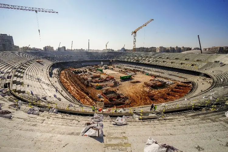 Barcelona espera abrir el Camp Nou antes de lo esperado