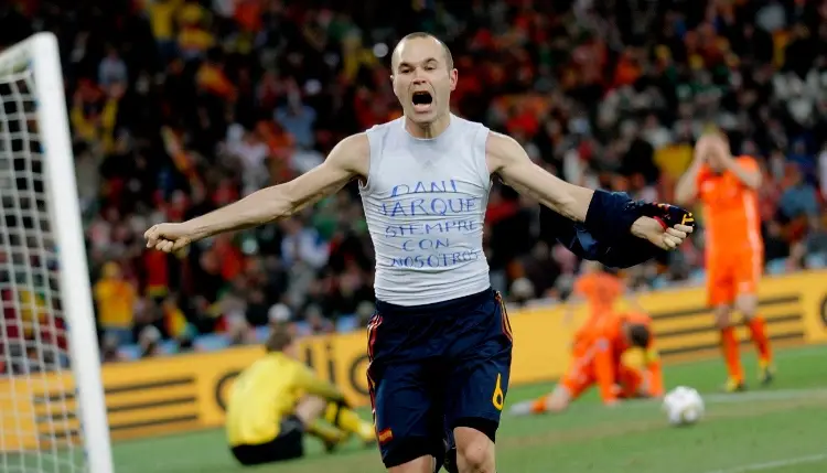 El gol de Andrés Iniesta que hizo campeón del mundo a España (VIDEO)