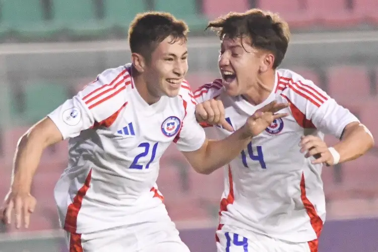 Hijo de ex Tiburón se estrena como goleador en la Selección de Chile