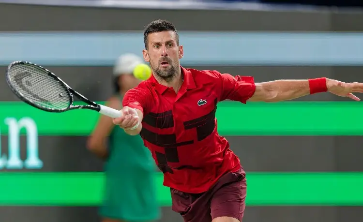 Djokovic se mete a semifinales en Shanghái