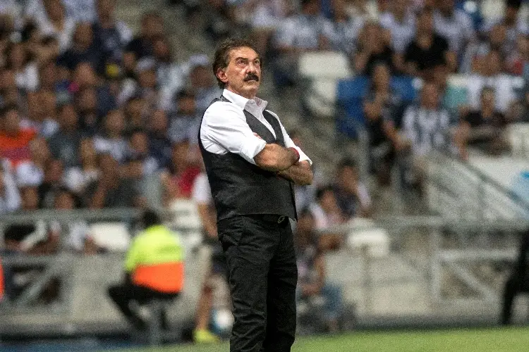 ¿A Chivas? La Volpe anuncia su regreso a dirigir