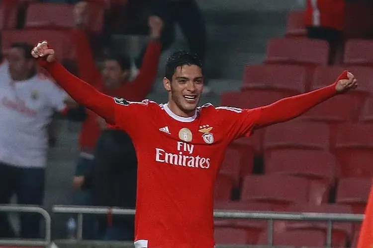 Acusan al Benfica de amañar partidos en la época de Raúl Jiménez