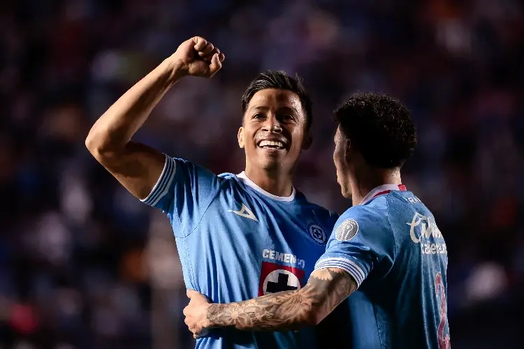 Cruz Azul muestra su dominio ante unos indefensos Bravos de Juárez