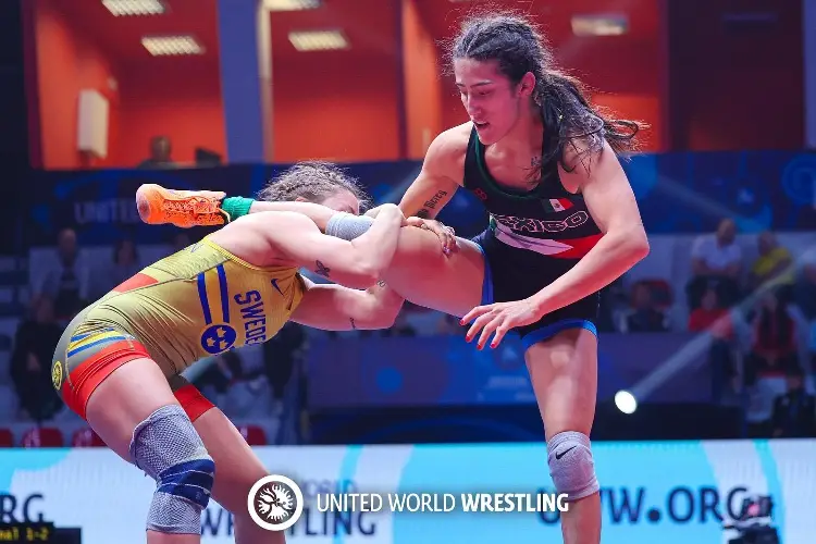 Mexicana Zeltzin Hernández gana medalla de plata en Mundial de Lucha 