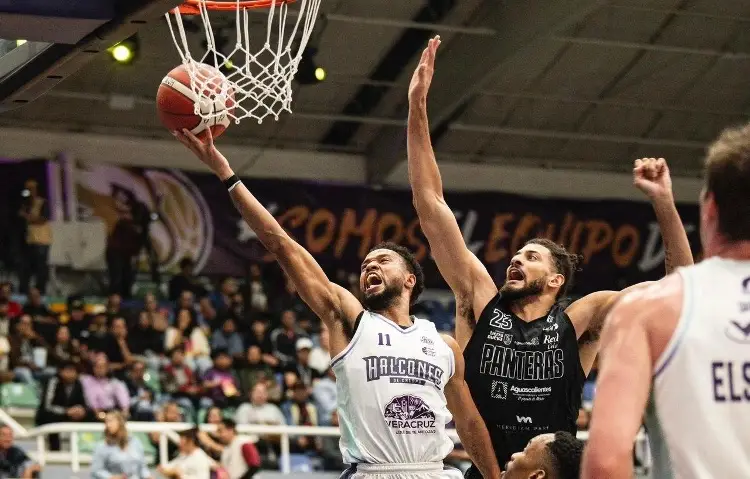 Halcones de Xalapa gana su primer juego en los Playoffs de la LNBP