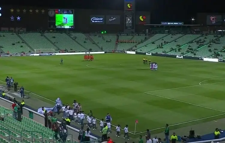 ¡No fue ni el de los lonches! Pésima entrada en el Santos Laguna vs Mazatlán 