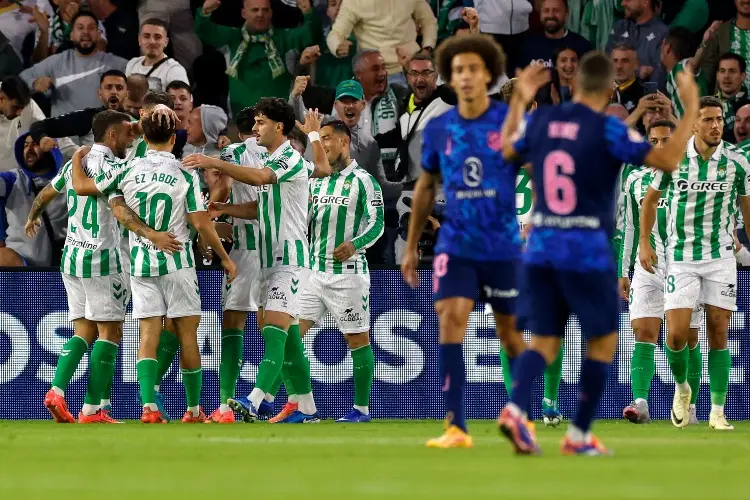 Real Betis vence al Atlético de Madrid gracias a un autogol