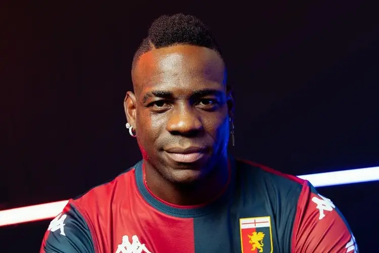 Mario Balotelli jugará con Johan Vásquez 