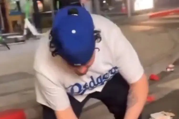 Fan de los Dodgers pierde la mano en celebración de Serie Mundial (VIDEO)