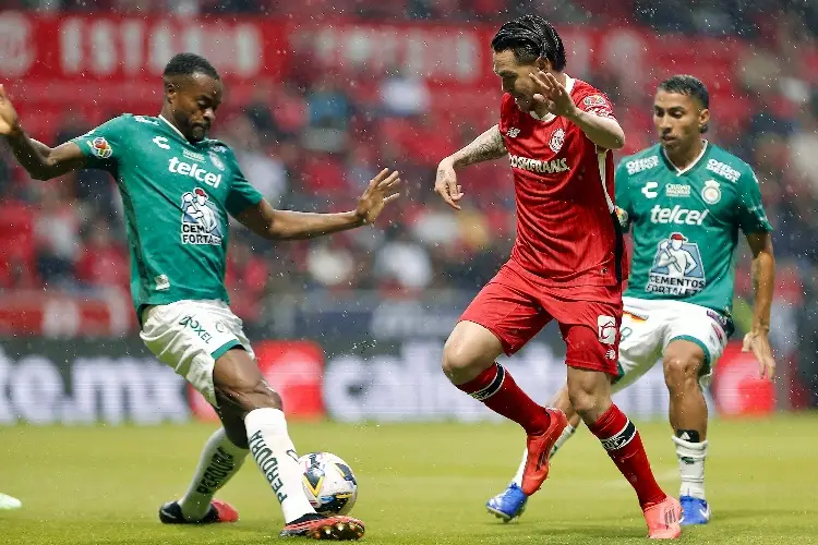 Toluca con uno menos, rescata agónico empate ante León