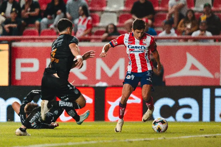 San Luis complica su pase directo a la liguilla tras empate con Necaxa