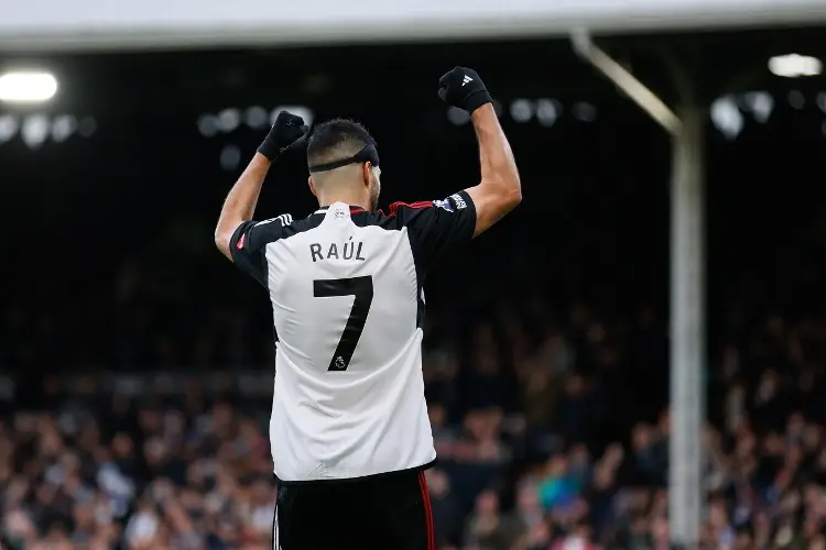 Raúl Jiménez y Fulham muy cerca de puestos europeos 