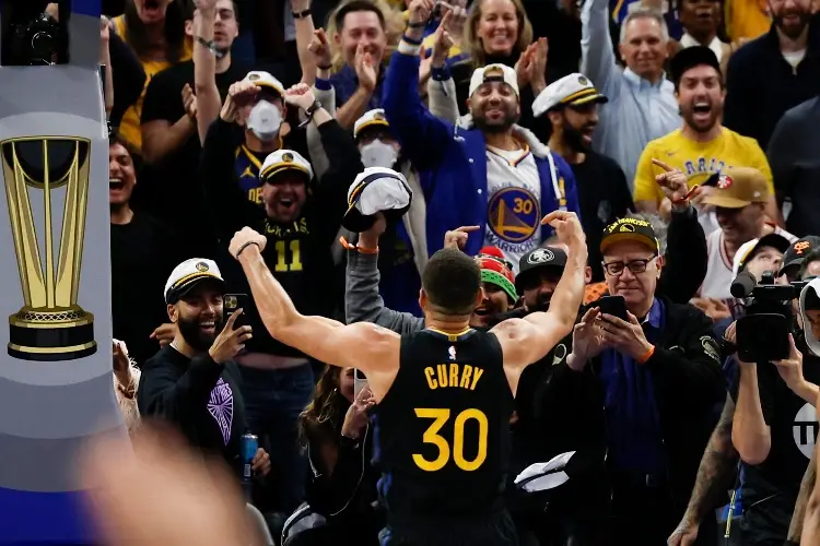 NBA: Curry implacable con los Warriors