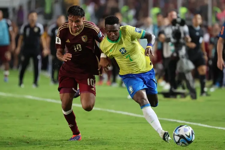 Vinicius falla penal y Brasil deja puntos en Venezuela rumbo al Mundial (VIDEO)