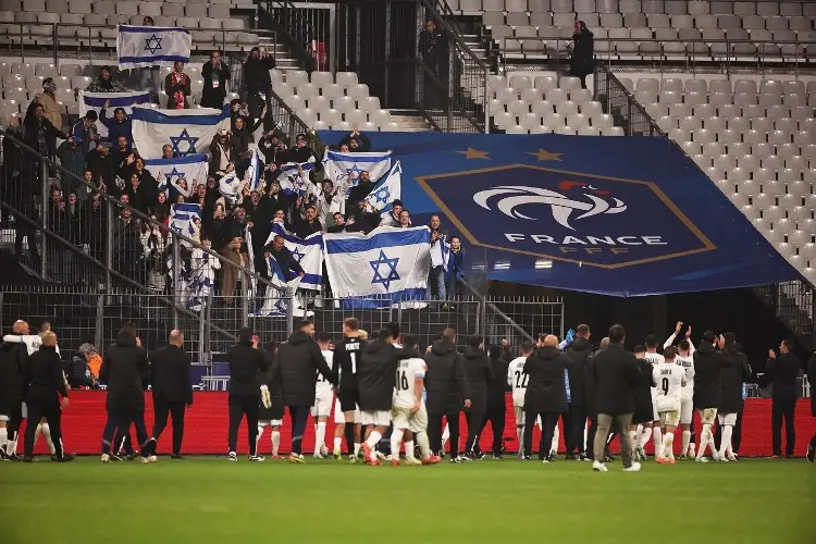 ¡Terrible! Bronca entre fans en el Francia vs Israel (VIDEOS)