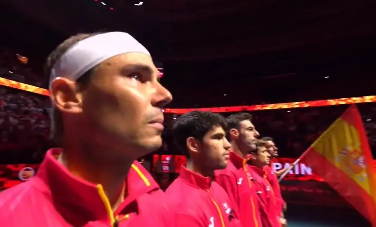 Rafa Nadal emocionado hasta las lágrimas con el Himno de España (VIDEO)