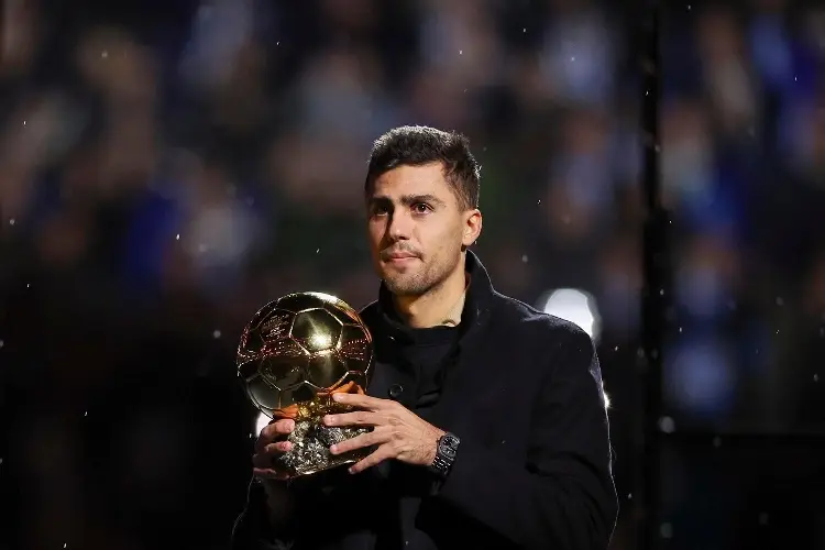 Manchester City rinde emotivo homenaje a Rodri por ganar el Balón de Oro 