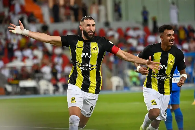 Karim Benzema y Al-Ittihad lideran la Liga de Arabia Saudí