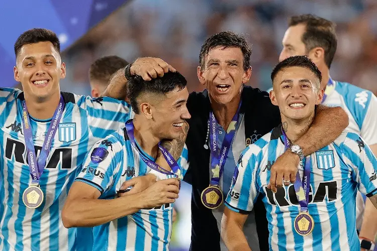 Fracasó como DT en la Liga MX y ahora es campeón de la Copa Sudamericana