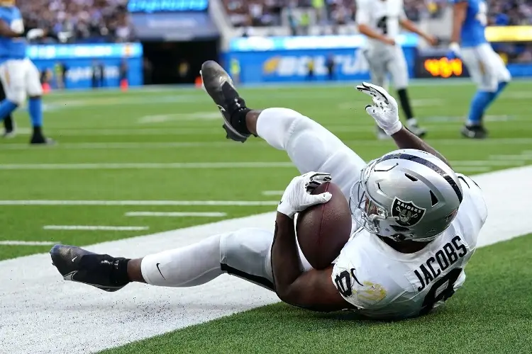 NFL: Los Raiders pierden por toda la temporada a Gardner Minshew