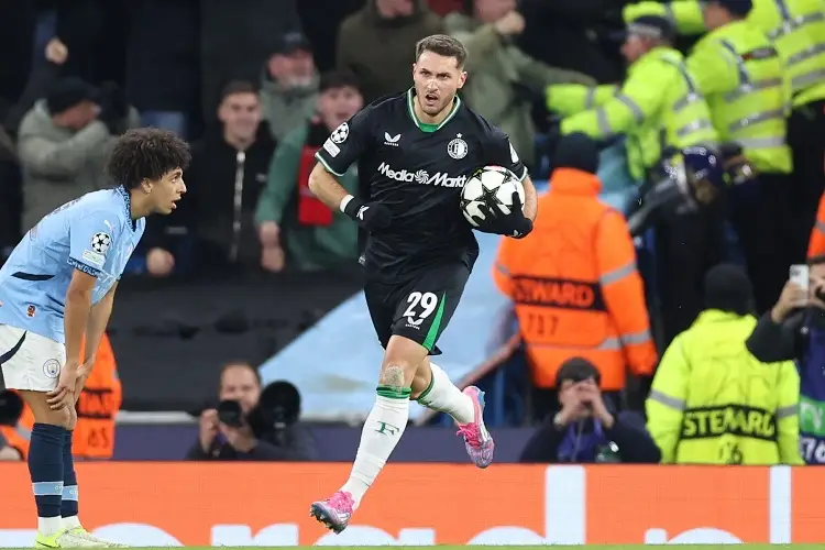 ¡Gol de Santiago Giménez al Manchester City en la Champions League! (VIDEO)