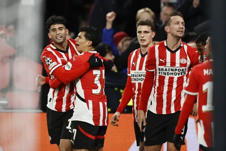 PSV con 'Chucky' remonta en siete minutos en la Champions League