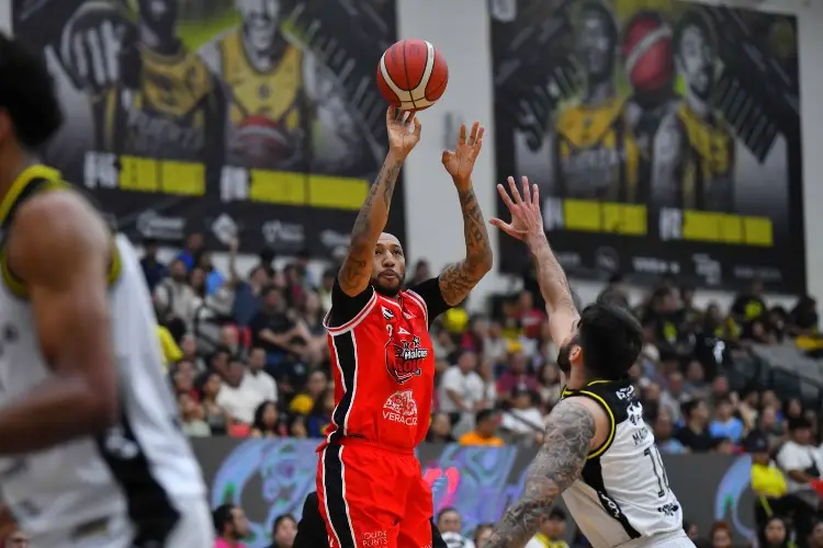 Jugador de los Halcones Rojos es fichado por el Peñarol de Uruguay