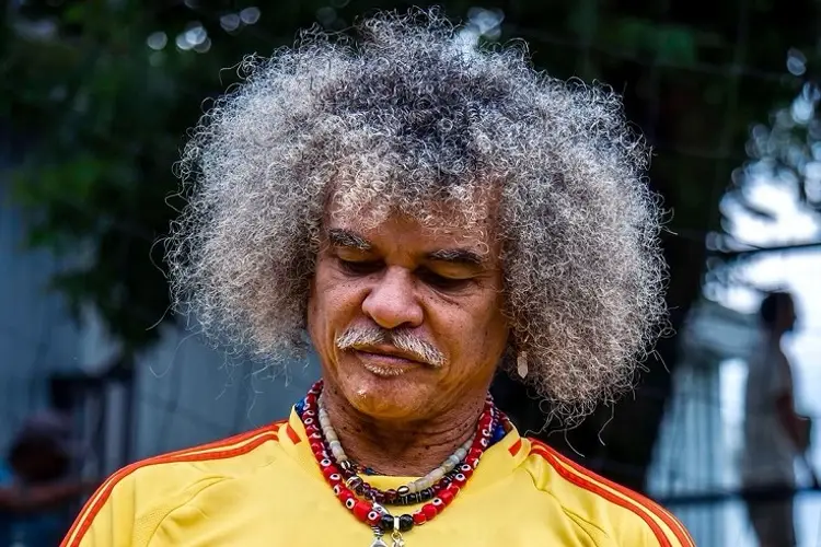 Pibe Valderrama defiende a entrenador mexicano en Colombia