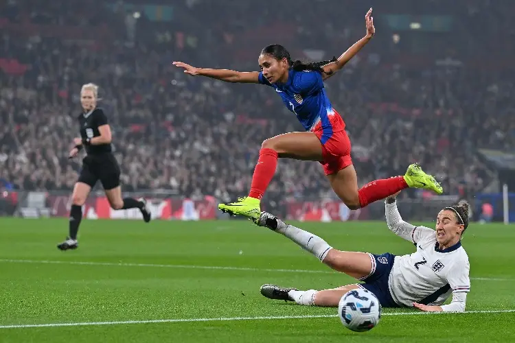 Inglaterra y Estados Unidos meten 78 mil personas en Wembley