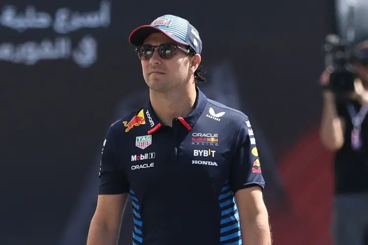 Red Bull invita a Checo Pérez a retirarse de Red Bull 