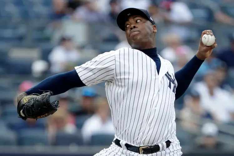 MLB: Aroldis Chapman llega a las Medias Rojas