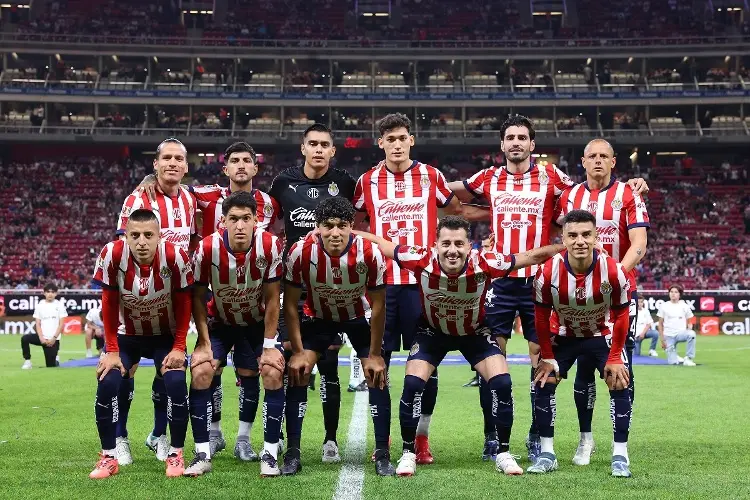 Ni ha llegado su nuevo técnico, pero Chivas ya tiene lesionados