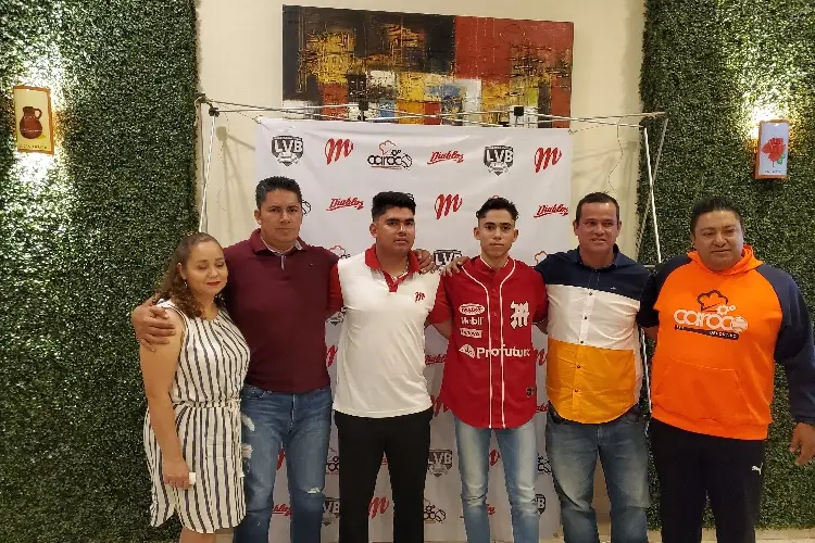 Veracruzano firma con los Marineros de Seattle