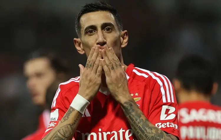 Di María coloca al Benfica a un punto del liderato