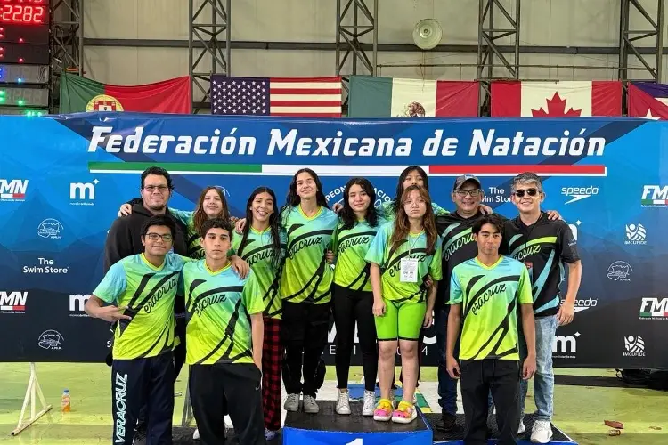 Delegación veracruzana brilla en Nacional de Natación de Invierno 2024