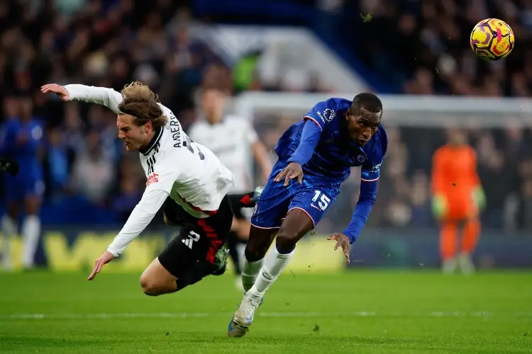 Raúl Jiménez y Fulham le remontan al Chelsea