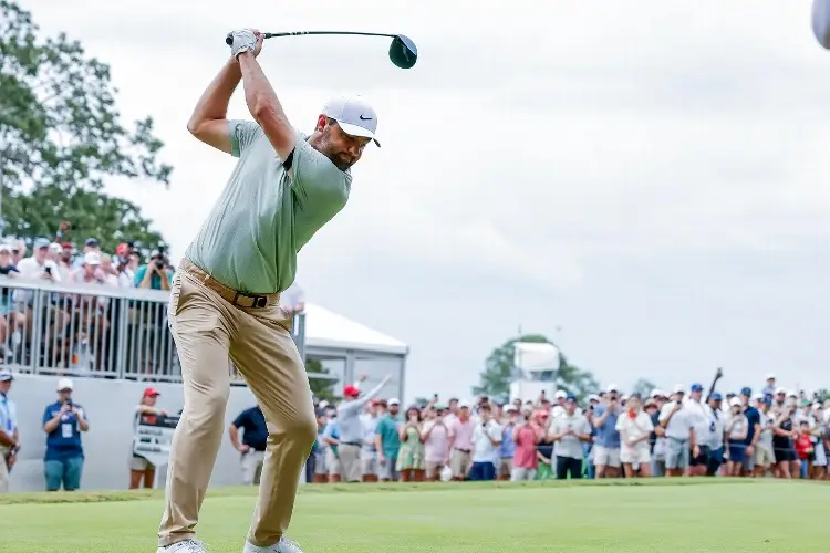 El número 1 del mundo en Golf se lesiona durante la cena de Navidad 