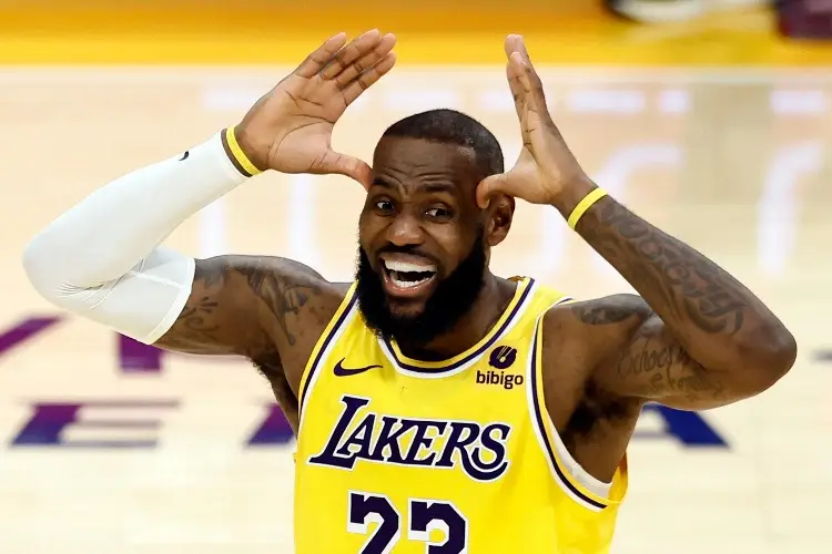 NBA: LeBron James celebra 40 años de edad y asegura que podría jugar 7 años más 