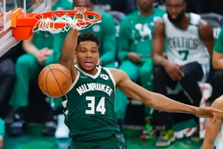 NBA: Los Bucks de Milwaukee remontan ante los Indiana Pacers