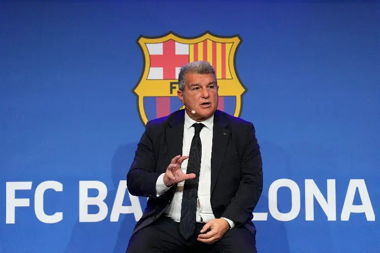 Exigen a Laporta que renuncie a ser presidente del Barcelona