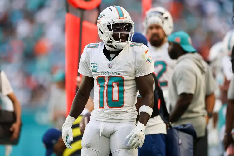 Tyreek Hill se quiere ir de los Dolphins por no conseguir el pase a 'playoffs'