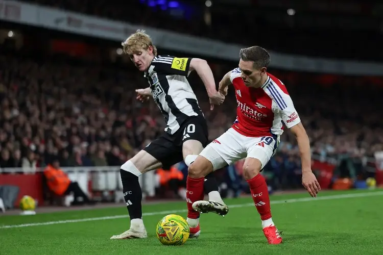 Newcastle vence a Arsenal y pone un pie en la Final de la Copa en Inglaterra