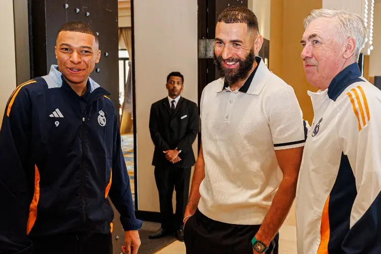 Benzema visita a sus ex compañeros del Real Madrid en Arabia Saudita