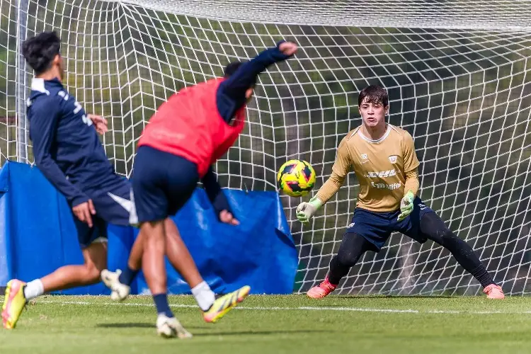 Pumas debuta a portero canterano de 19 años