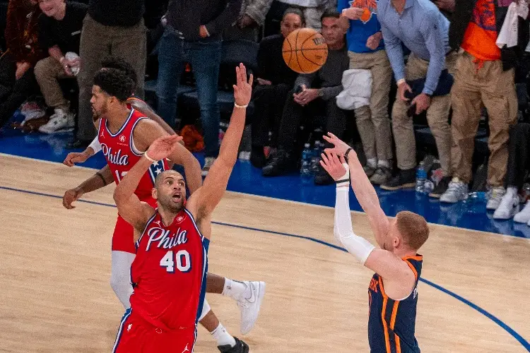 NBA: Los Knicks sufren para derrotar en la prórroga a unos Sixers sin remedio