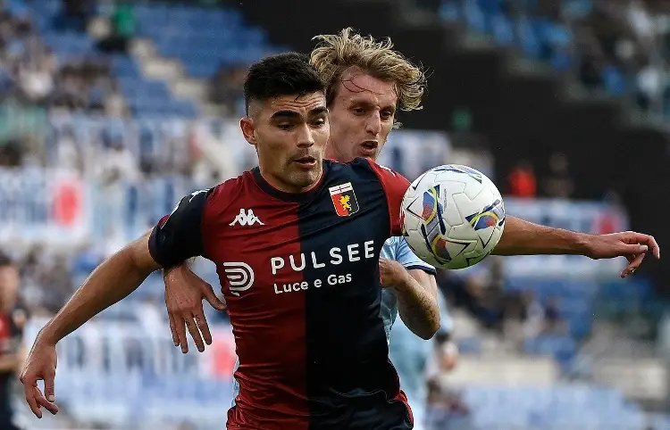 Johan Vásquez y Genoa tropiezan frente a la Roma 