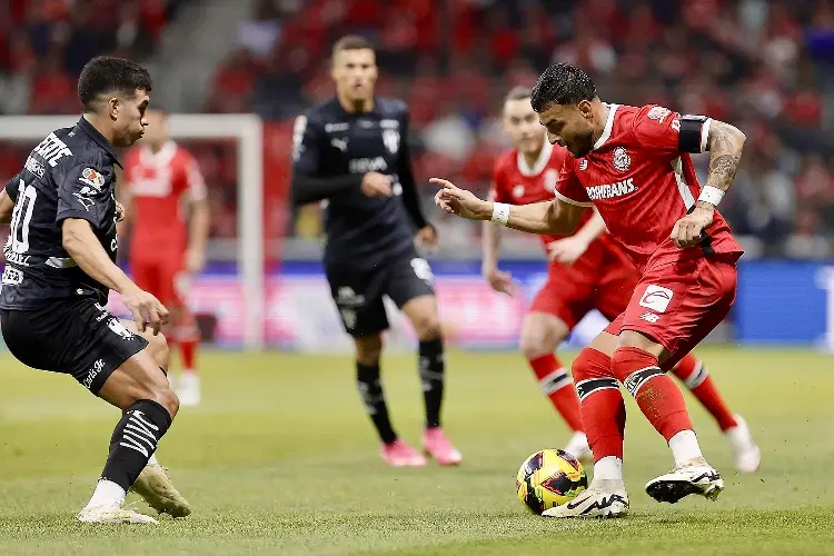 Toluca y Rayados no pasan del empate